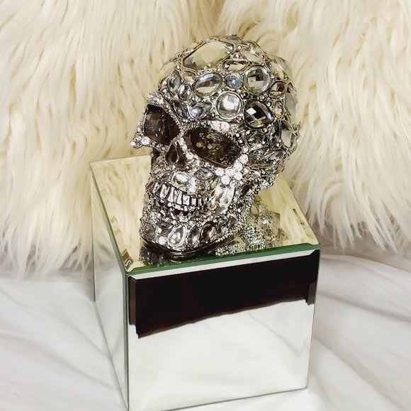 Crystal Skull Small Art Piece - Picture 3 of 4